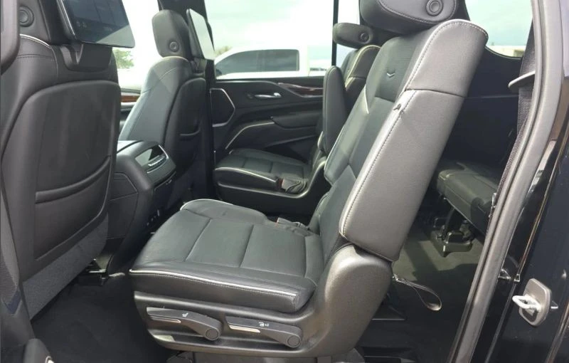2021 Cadillac Escalade 5th Gen - Image 9 of 12