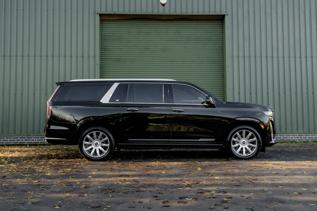 2021 Cadillac Escalade 5th Gen - Image 9 of 31