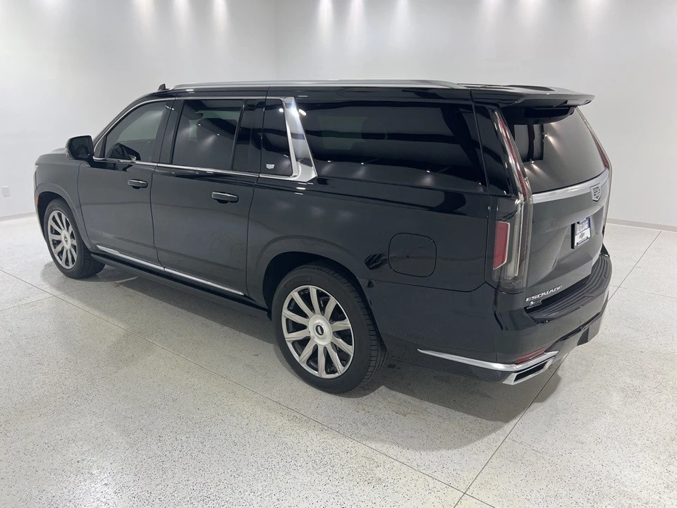 2021 Cadillac Escalade 5th Gen - Image 2 of 12