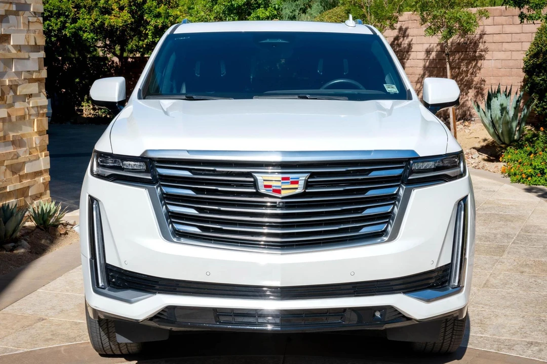 2021 Cadillac Escalade 5th Gen - Image 2 of 31