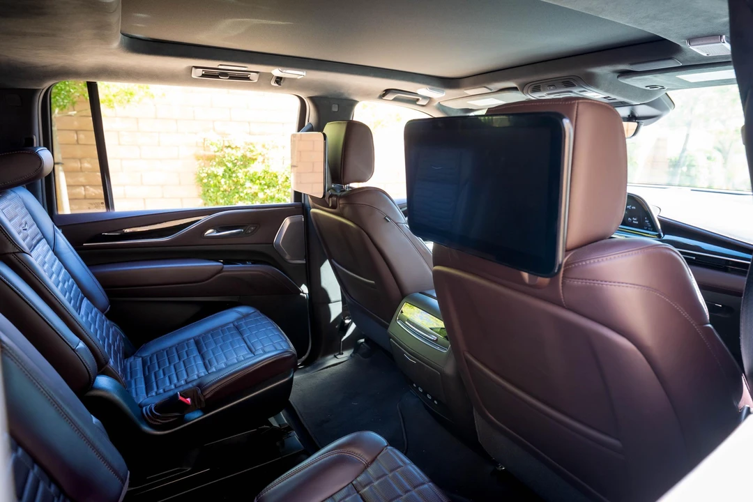2021 Cadillac Escalade 5th Gen - Image 30 of 31