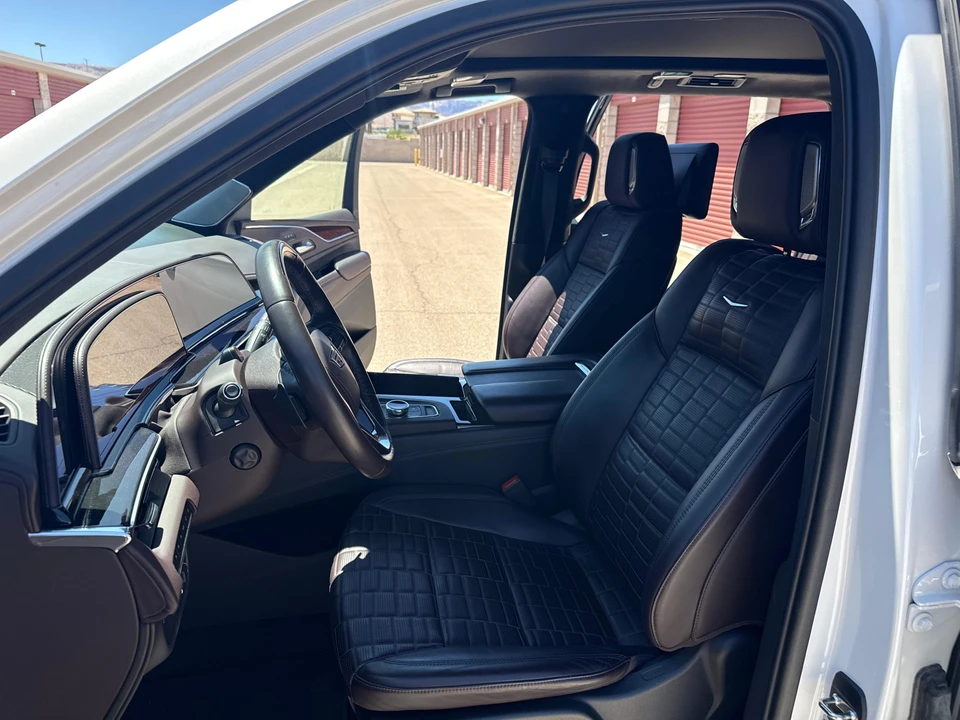 2021 Cadillac Escalade 5th Gen - Image 26 of 31