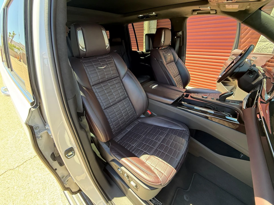 2021 Cadillac Escalade 5th Gen - Image 28 of 31
