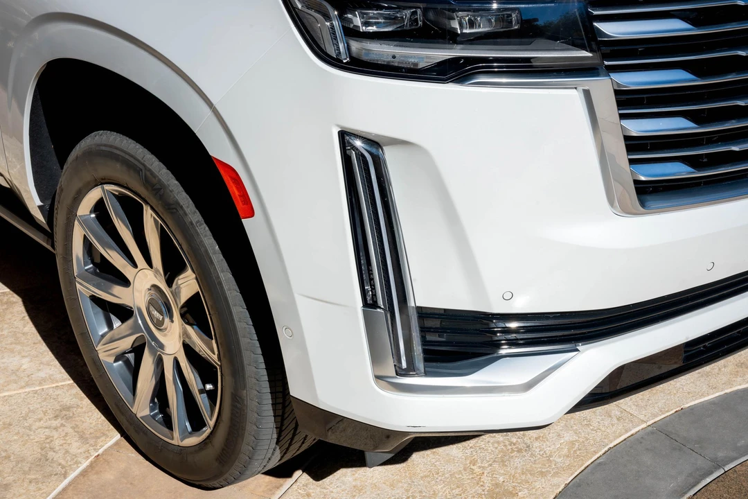 2021 Cadillac Escalade 5th Gen - Image 10 of 31