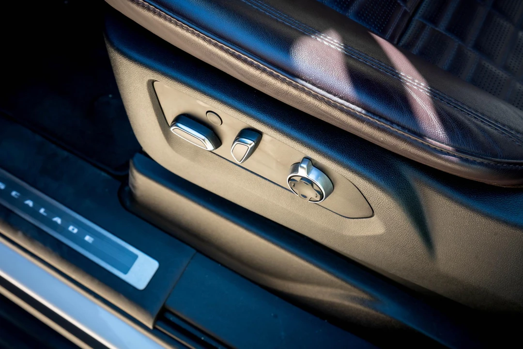 2021 Cadillac Escalade 5th Gen - Image 27 of 31