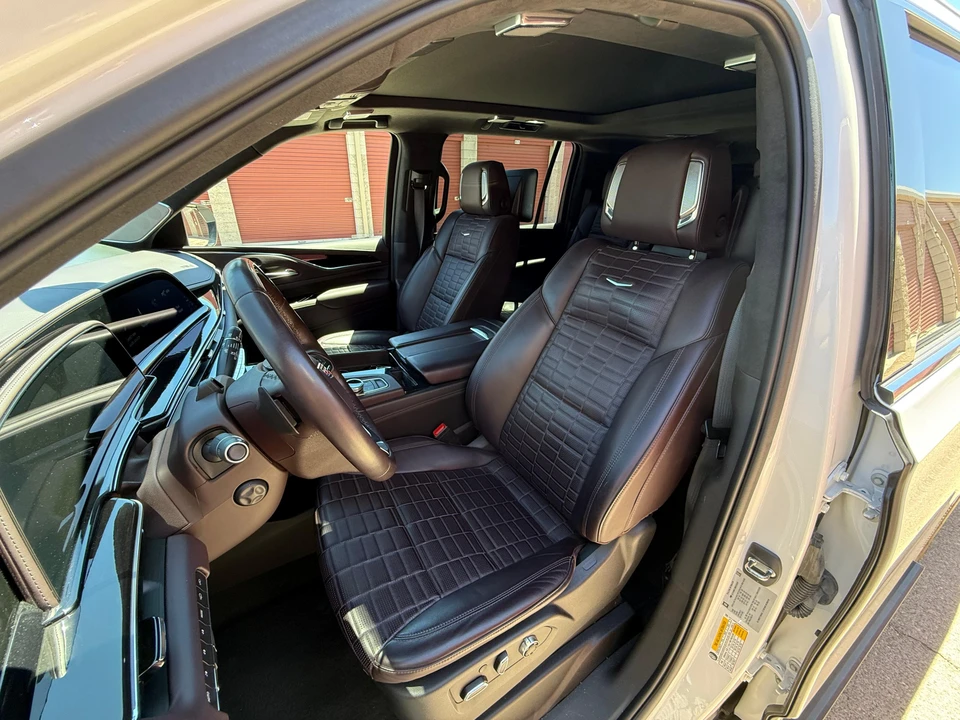 2021 Cadillac Escalade 5th Gen - Image 25 of 31