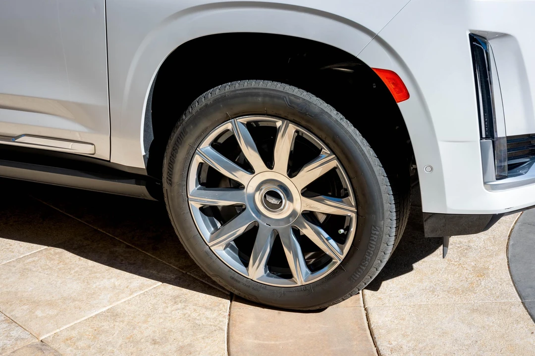2021 Cadillac Escalade 5th Gen - Image 20 of 31