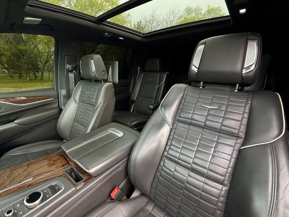 2021 Cadillac Escalade 5th Gen - Image 26 of 31