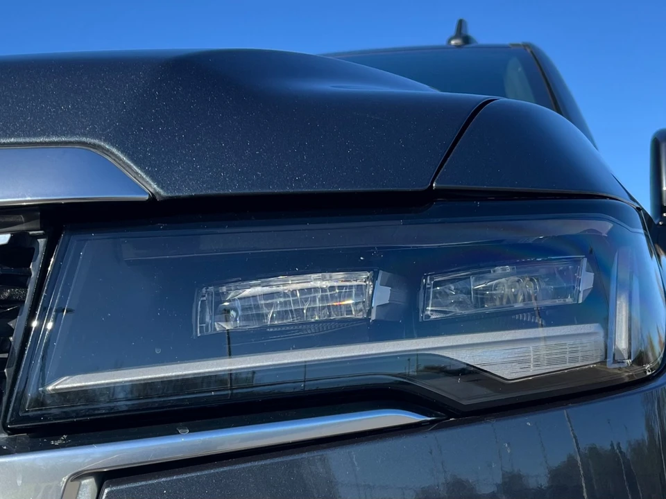 2021 Cadillac Escalade 5th Gen - Image 17 of 31