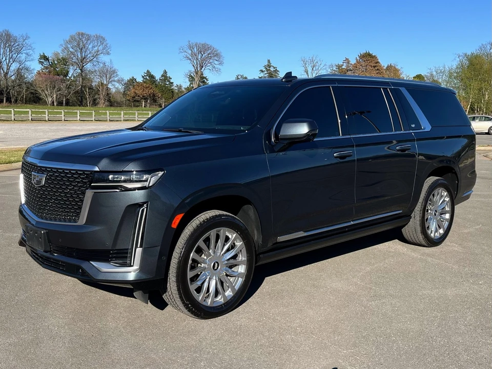 2021 Cadillac Escalade 5th Gen - Image 2 of 31