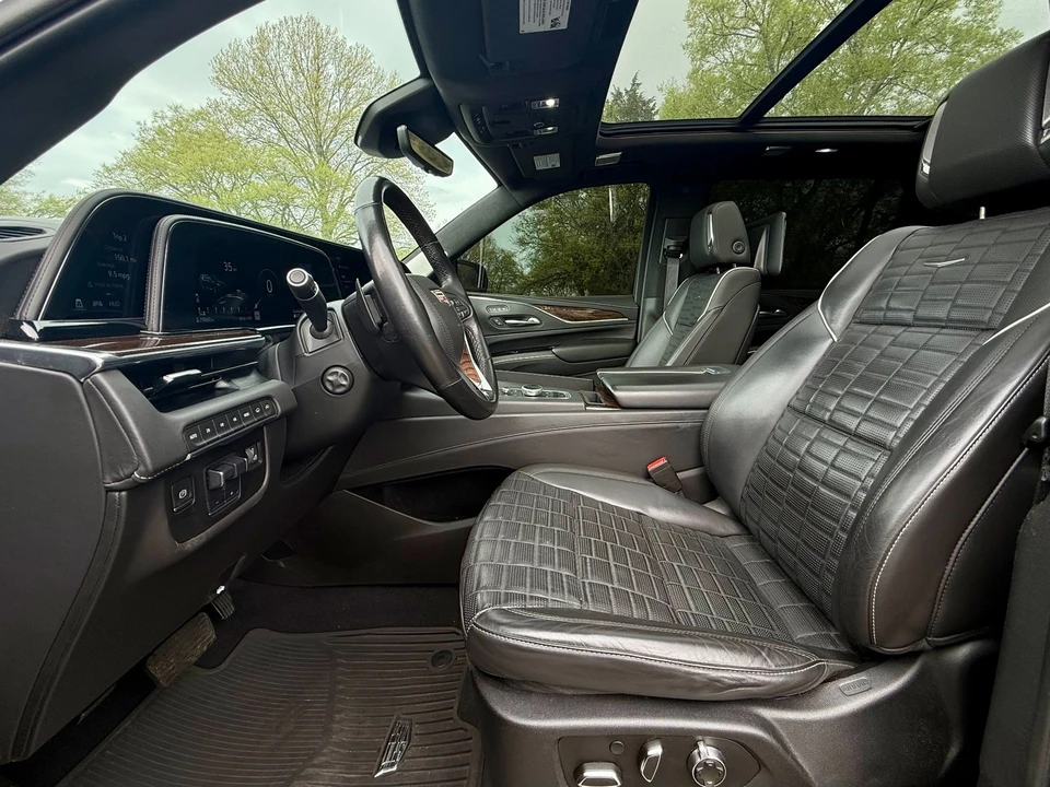2021 Cadillac Escalade 5th Gen - Image 25 of 31