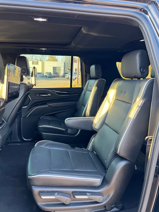 2021 Cadillac Escalade 5th Gen - Image 8 of 13