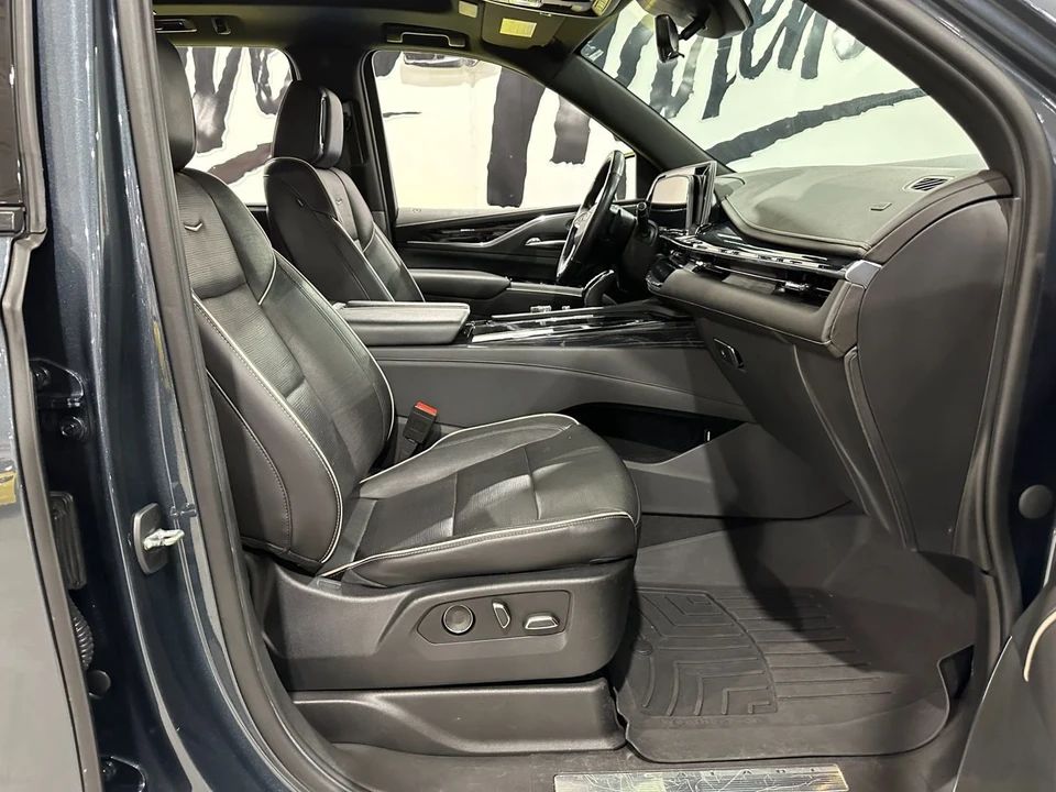 2021 Cadillac Escalade 5th Gen - Image 18 of 20
