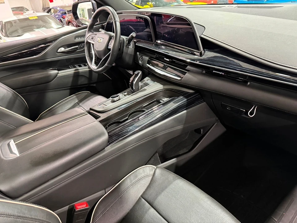 2021 Cadillac Escalade 5th Gen - Image 11 of 12