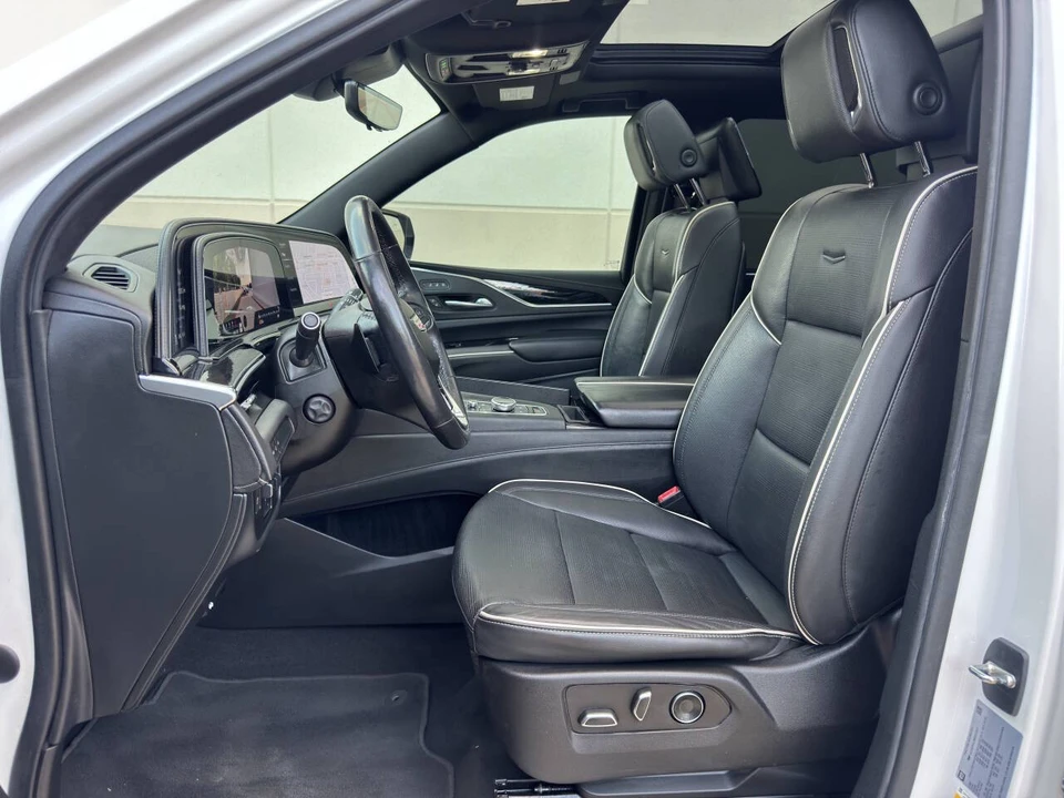 2021 Cadillac Escalade 5th Gen - Image 9 of 12