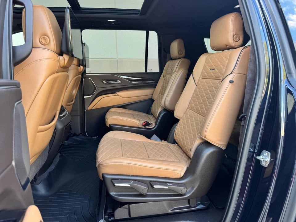 2021 Cadillac Escalade 5th Gen - Image 11 of 12