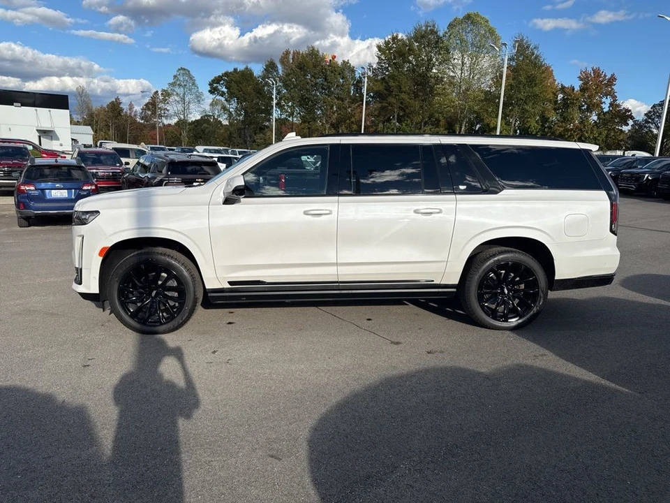 2021 Cadillac Escalade 5th Gen - Image 2 of 21