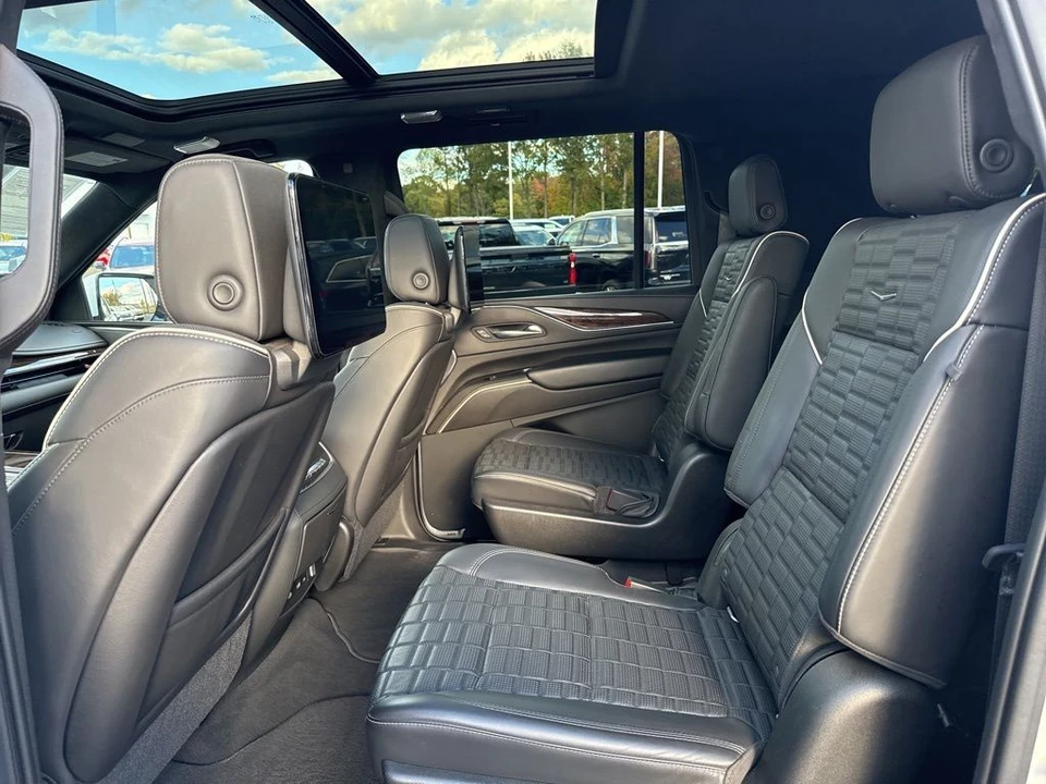 2021 Cadillac Escalade 5th Gen - Image 13 of 21