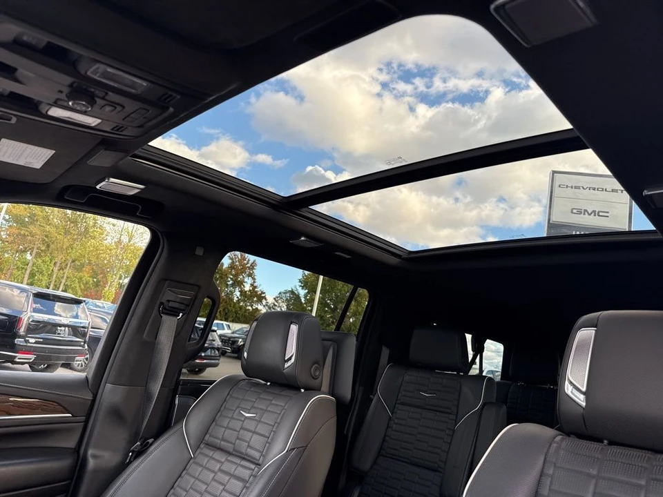2021 Cadillac Escalade 5th Gen - Image 10 of 21