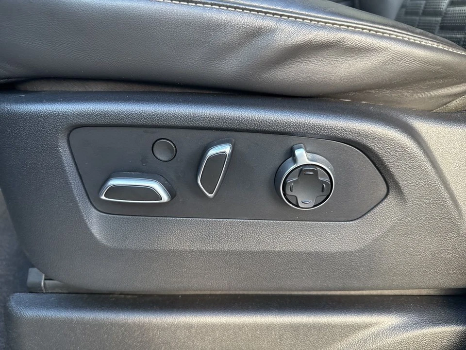 2021 Cadillac Escalade 5th Gen - Image 11 of 12