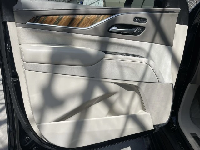 2021 Cadillac Escalade 5th Gen - Image 17 of 21