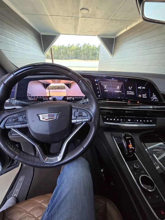 2021 Cadillac Escalade 5th Gen - Image 8 of 9