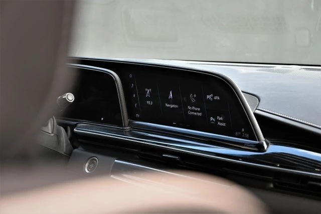 2021 Cadillac Escalade 5th Gen - Image 16 of 21