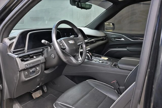 2021 Cadillac Escalade 5th Gen - Image 19 of 21