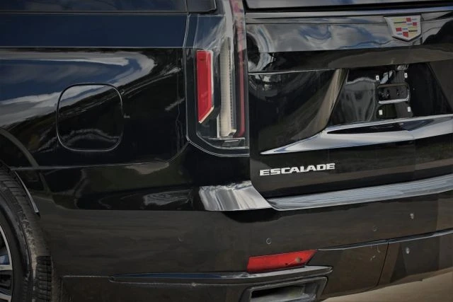2021 Cadillac Escalade 5th Gen - Image 10 of 21