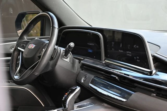 2021 Cadillac Escalade 5th Gen - Image 15 of 21