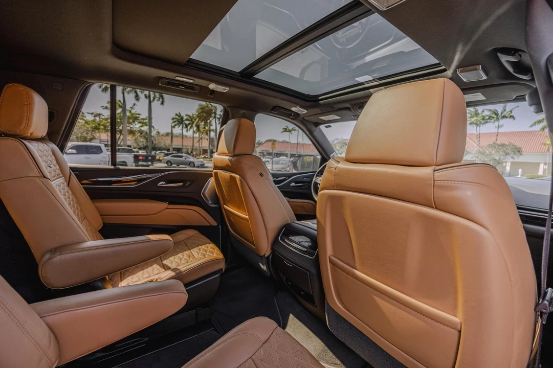 2021 Cadillac Escalade 5th Gen - Image 8 of 21