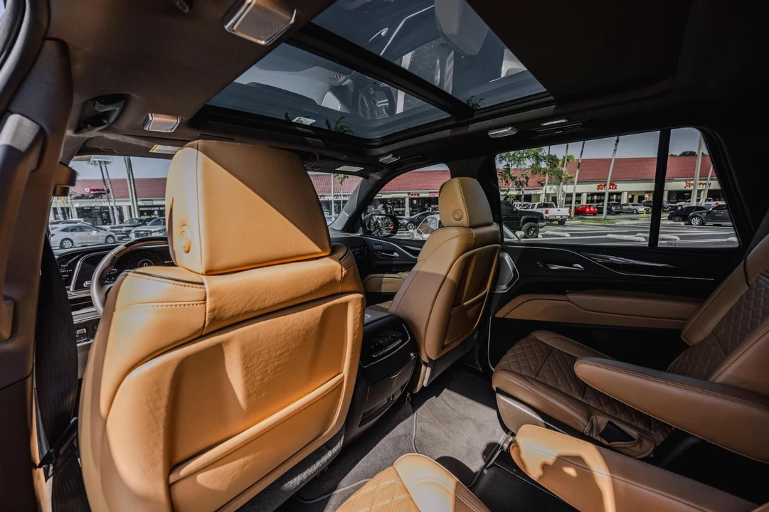 2021 Cadillac Escalade 5th Gen - Image 11 of 21