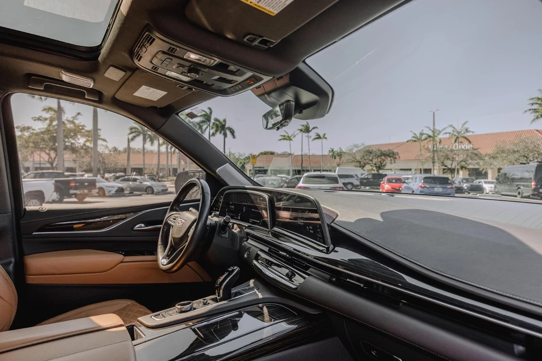 2021 Cadillac Escalade 5th Gen - Image 4 of 21