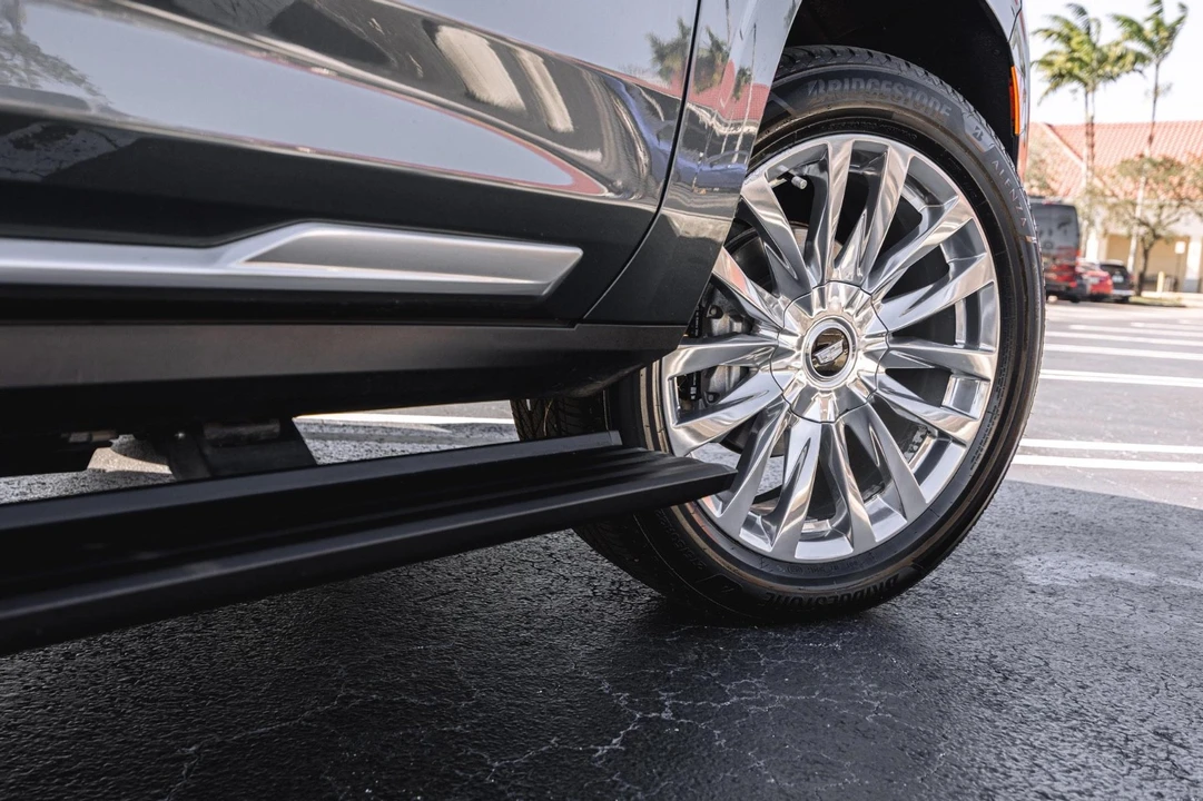 2021 Cadillac Escalade 5th Gen - Image 5 of 21