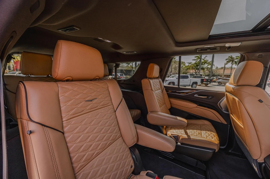 2021 Cadillac Escalade 5th Gen - Image 7 of 21