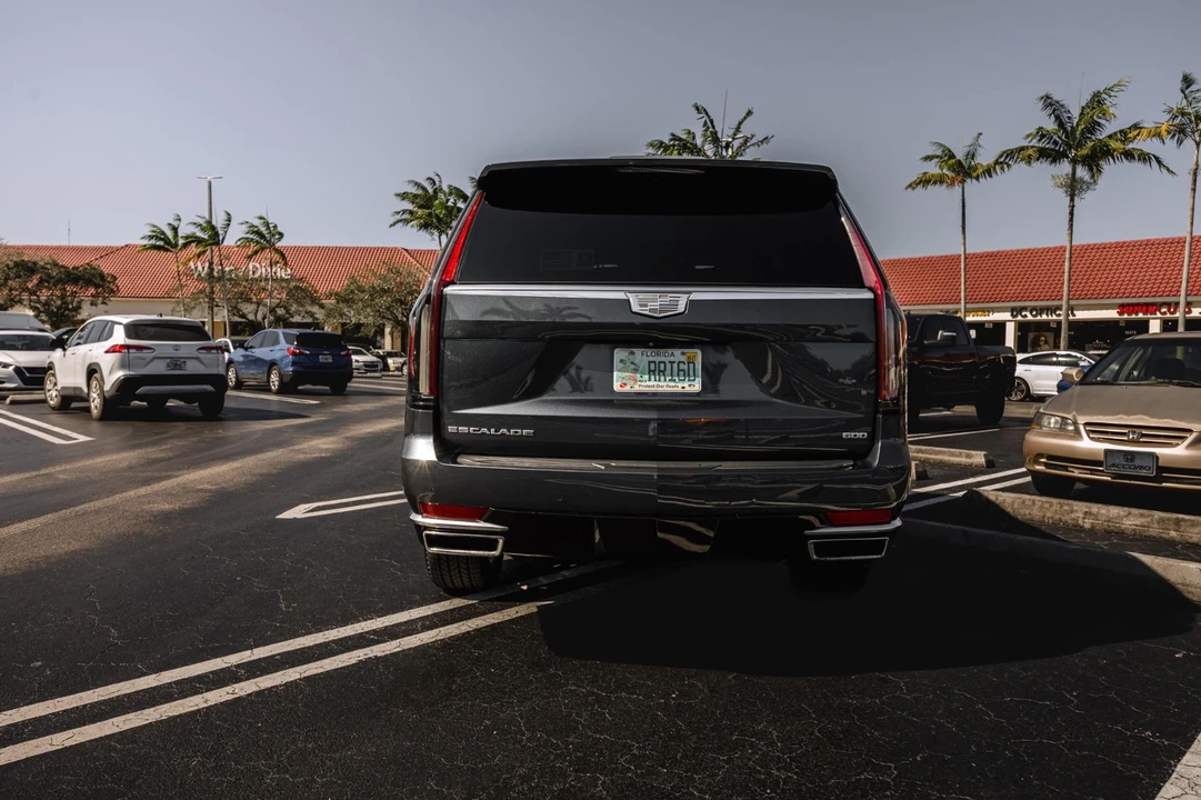 2021 Cadillac Escalade 5th Gen - Image 9 of 21