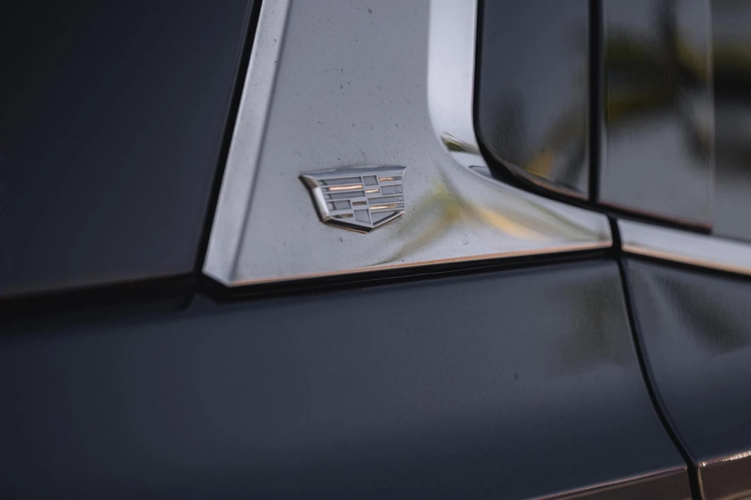 2021 Cadillac Escalade 5th Gen - Image 18 of 21