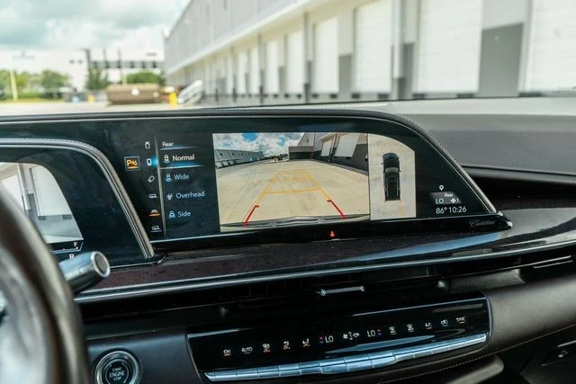 2021 Cadillac Escalade 5th Gen - Image 17 of 21