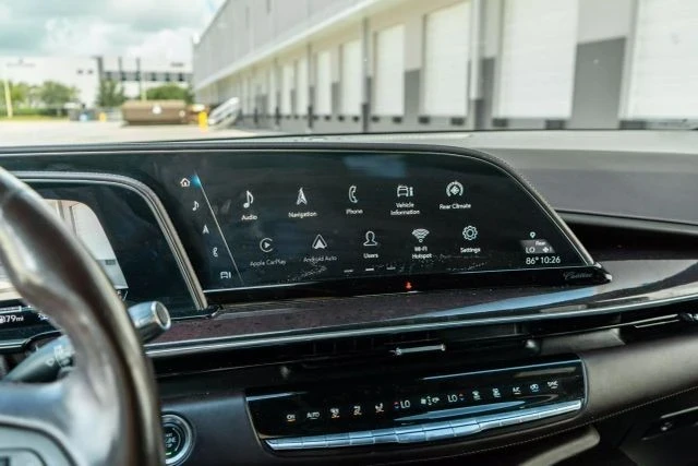 2021 Cadillac Escalade 5th Gen - Image 16 of 21