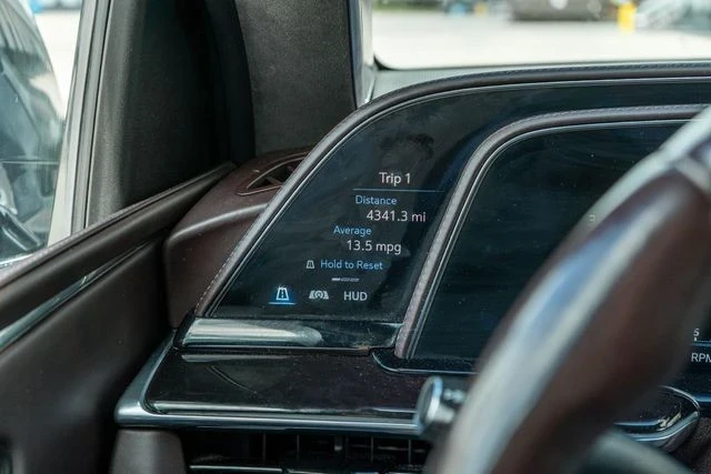 2021 Cadillac Escalade 5th Gen - Image 13 of 21