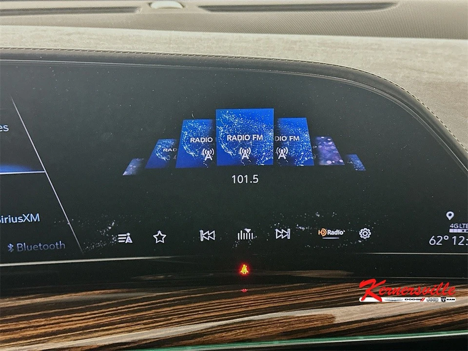 2021 Cadillac Escalade 5th Gen - Image 17 of 21