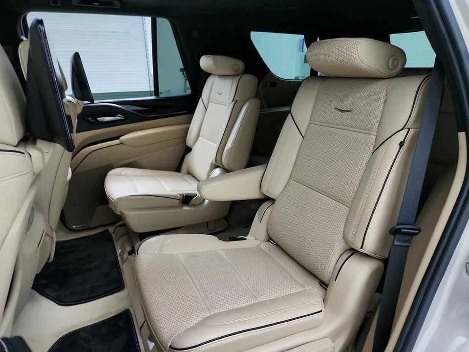 2021 Cadillac Escalade 5th Gen - Image 20 of 21