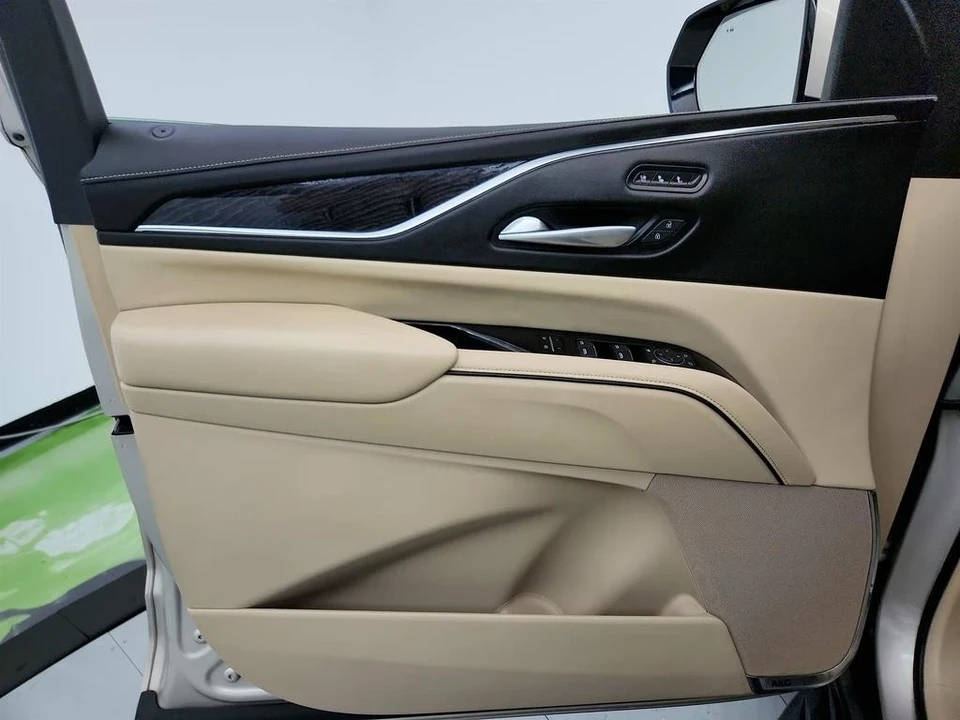 2021 Cadillac Escalade 5th Gen - Image 19 of 21