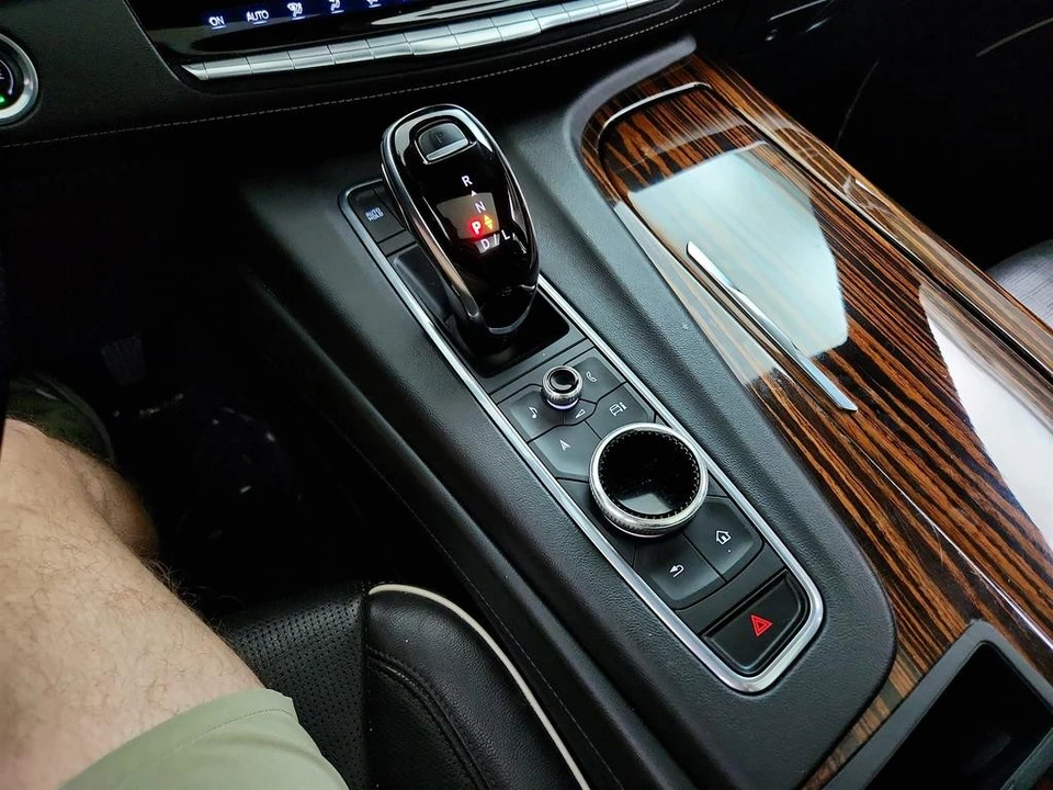 2021 Cadillac Escalade 5th Gen - Image 19 of 21