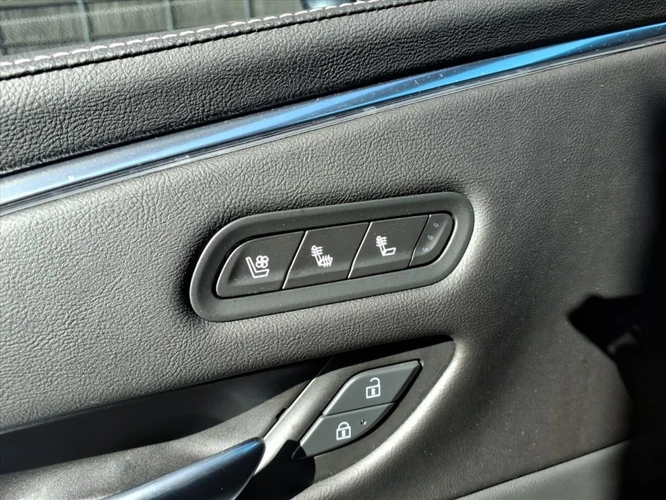 2021 Cadillac Escalade 5th Gen - Image 17 of 21