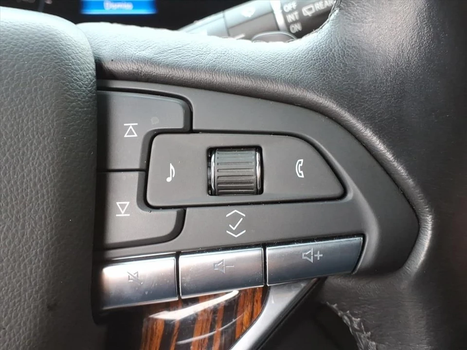 2021 Cadillac Escalade 5th Gen - Image 20 of 21