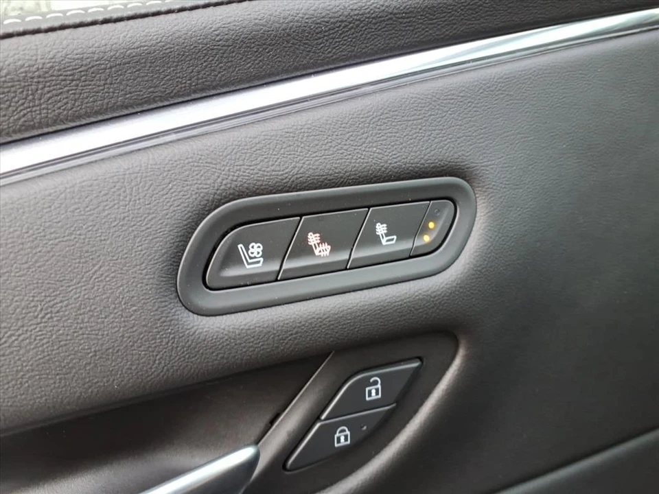 2021 Cadillac Escalade 5th Gen - Image 14 of 21