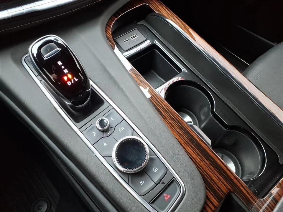 2021 Cadillac Escalade 5th Gen - Image 13 of 21