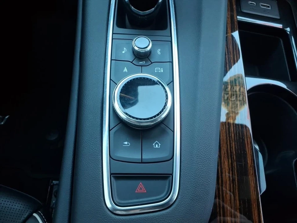 2021 Cadillac Escalade 5th Gen - Image 13 of 21