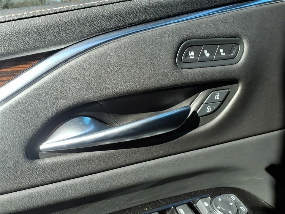 2021 Cadillac Escalade 5th Gen - Image 18 of 21